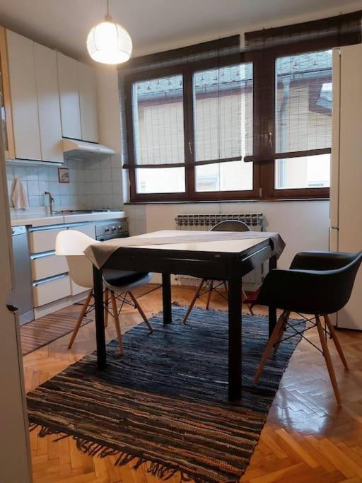 Spacious Condo Near Bascarsija - Free Parking Sarajevo Exterior photo